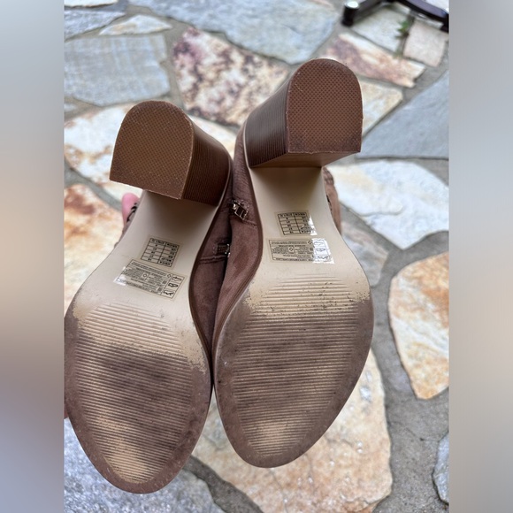 Forever21 winter boots. Size 10. Color brown - Picture 4 of 4